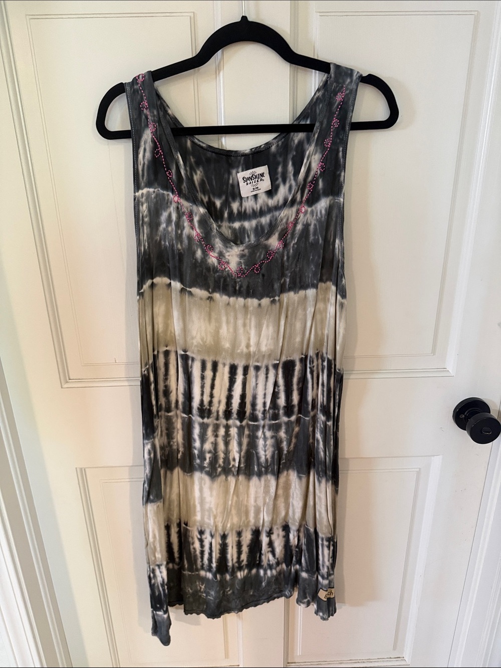 Sleeveless Tie-Dye Midi Dress in Black and Cream